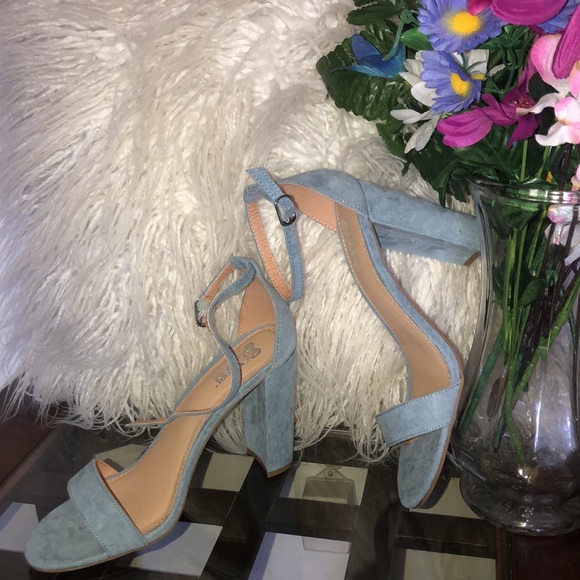 Women’s Strap Sandals - Picture 4 of 11